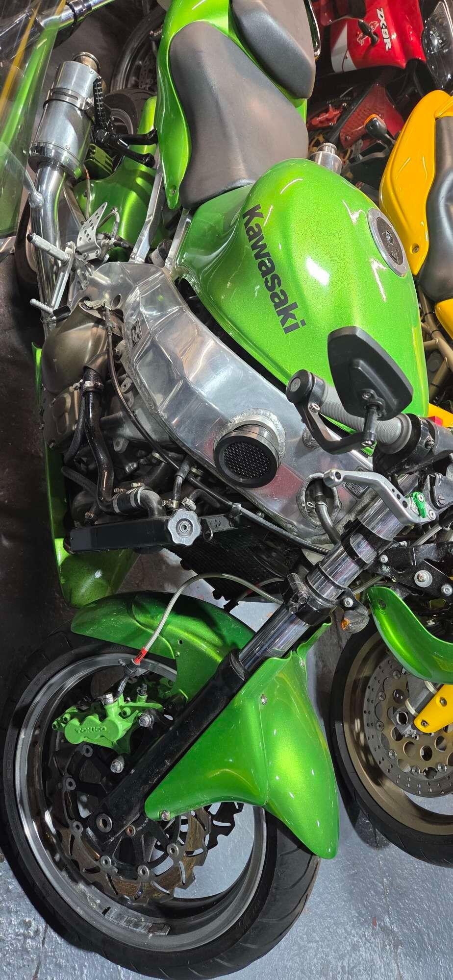 Kawasaki ZX-9R A1 bikes for sale | AutoTrader Bikes